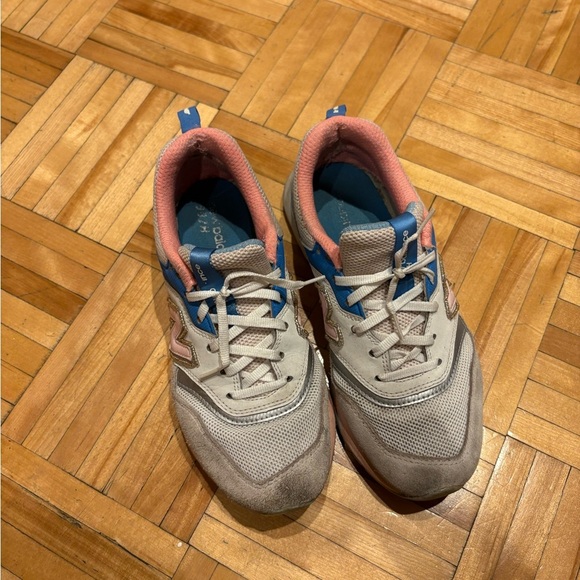 New Balance  997 Sneakers in Pink, Blue, and White​ - Picture 2 of 6